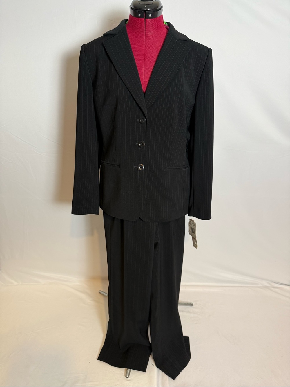NWT Jones New York Pantsuit Women's Size 10P Black 2-Piece Set Blazer & Pants